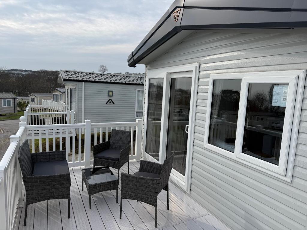 Luxury 3-Bed Caravan with Sea View, Exmouth photo 4