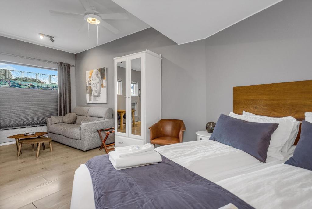 Skolo Rainbow Street Apartments