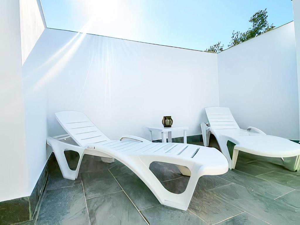 Apartamento con terraza aire acondicionado piscina con chorros - 5