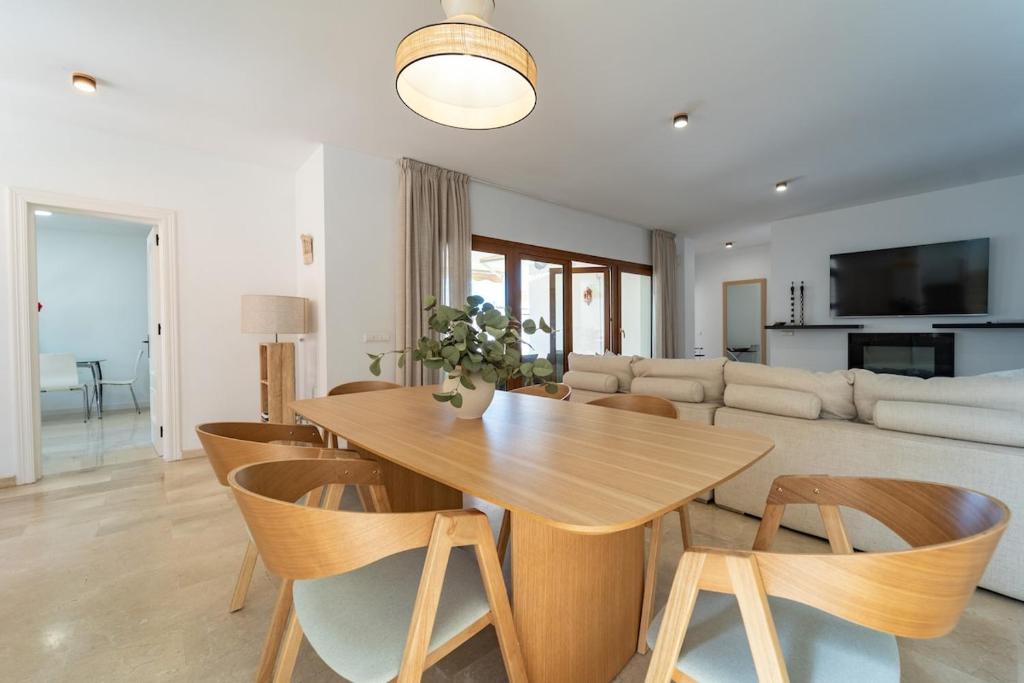 Beach Town Villa, Private Pool, Playa at 300 m - 3