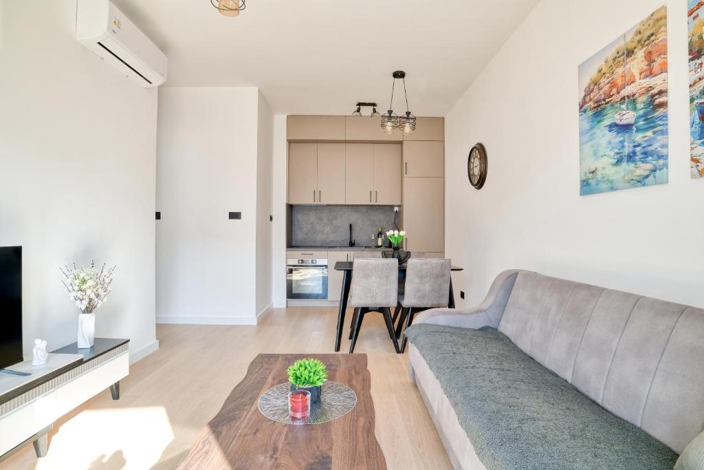 Boka Gardens Sea View Apartment 2 by MN Property - 4