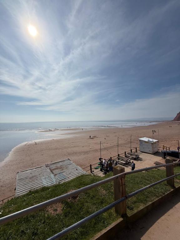 Luxury 3-Bed Caravan with Sea View, Exmouth photo 5