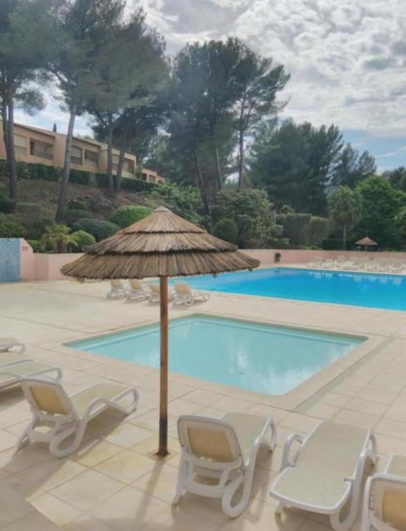 COCON DES PINS Studio 4 personnes, piscine, mer, clim, Wifi - 4