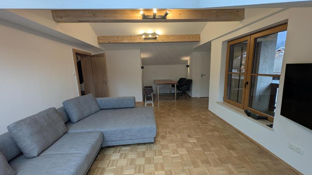 Moderne Dachgeschoß Wohnung im MittenwalderZentrum - 3