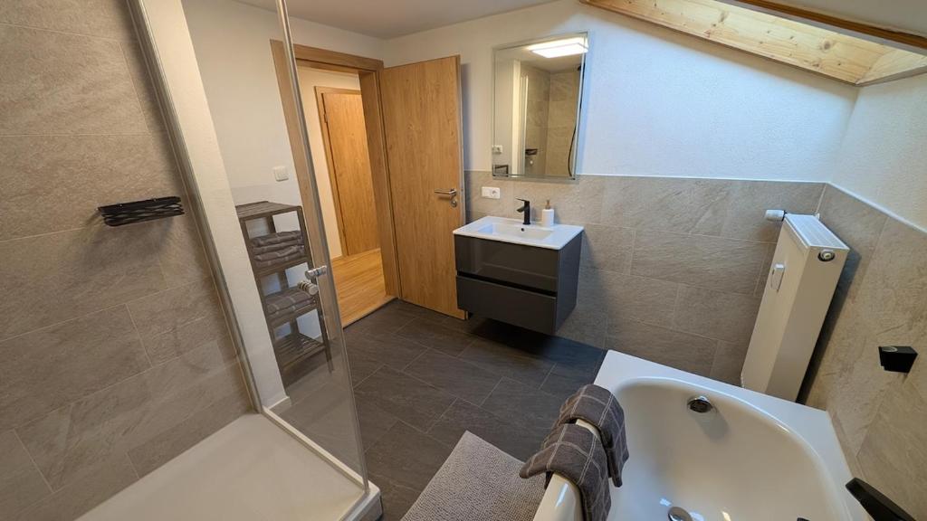 Moderne Dachgeschoß Wohnung im MittenwalderZentrum - 5