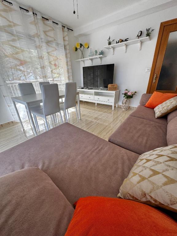 APARTBEACH SANTA ELENA CLIMATIZADO PARKING y JUNTO PLAYA CAPELLANS - 1