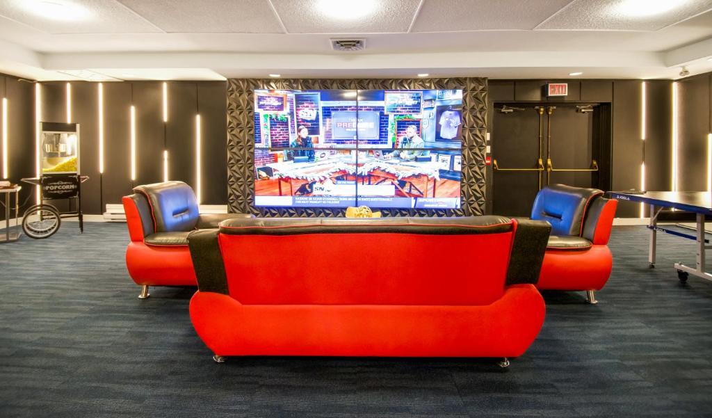 Shared lounge/TV area