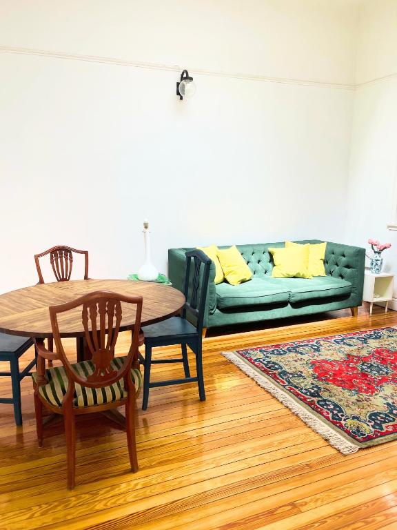 Habitacion en Edificio Historico Amplio y Luminoso para dos personas - 1