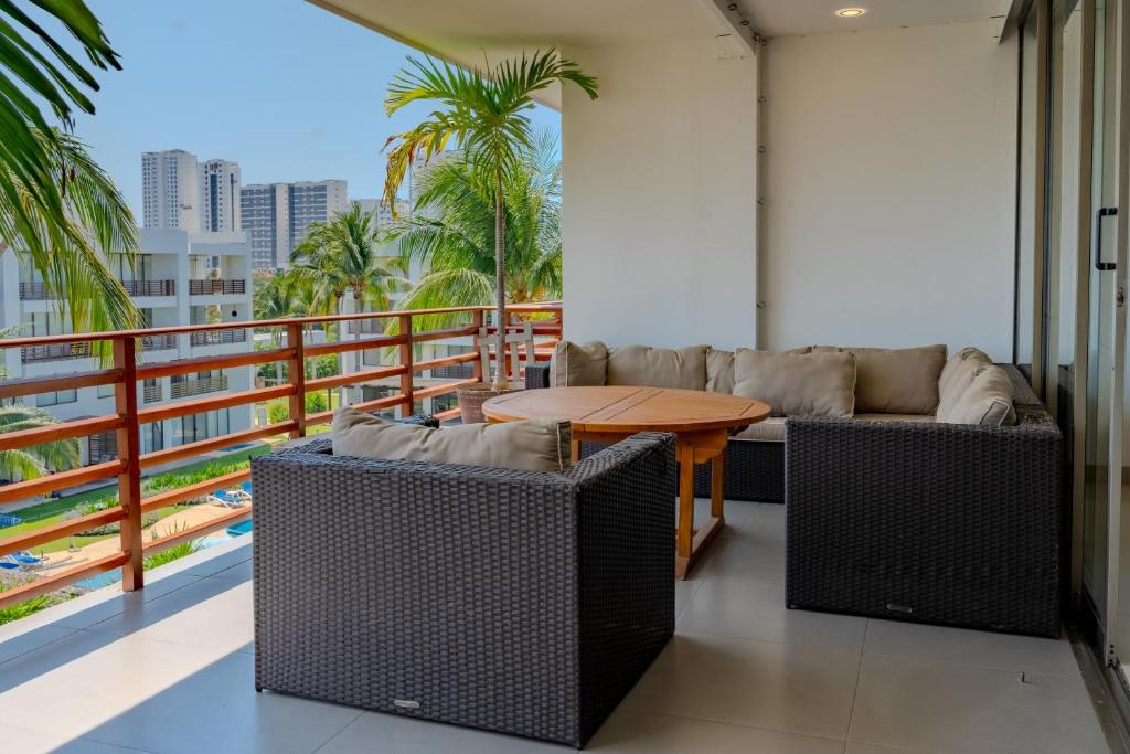 Amazing Beach Condo in Acapulco Diamante, 4 BR - 3