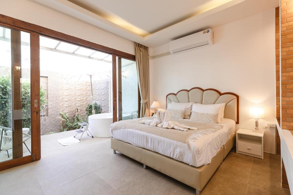Unique Lanna Style Spa Pool Villa