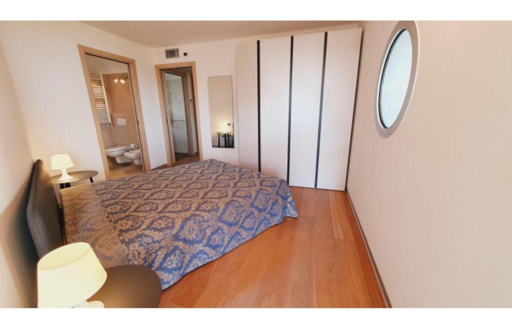 Modern flat with panoramic view - 4