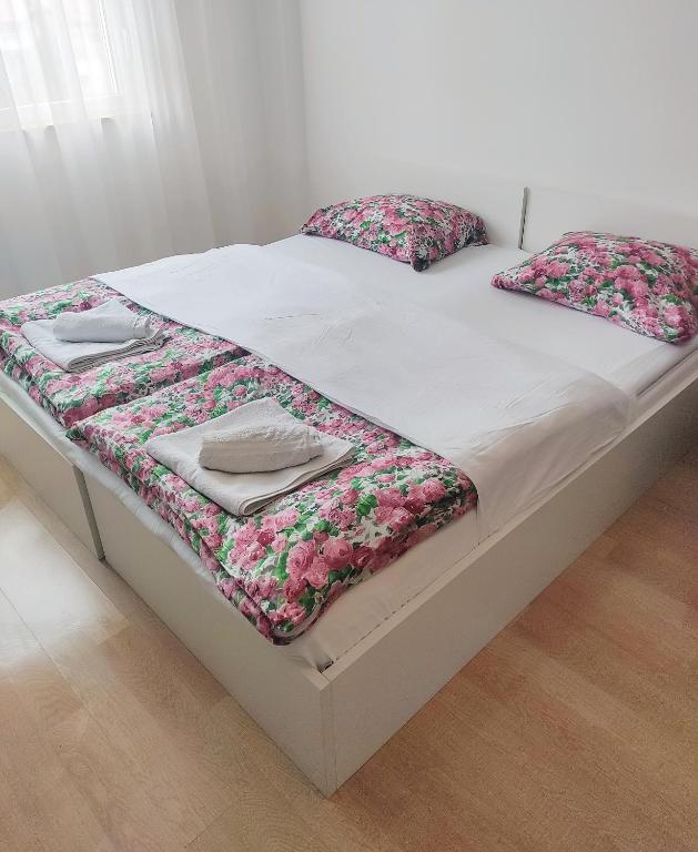 Lily Mostar - 5