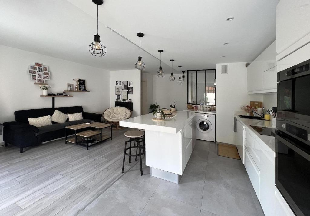 Menton - 4 persons - 10 minutes to beaches - bright apartment - 1
