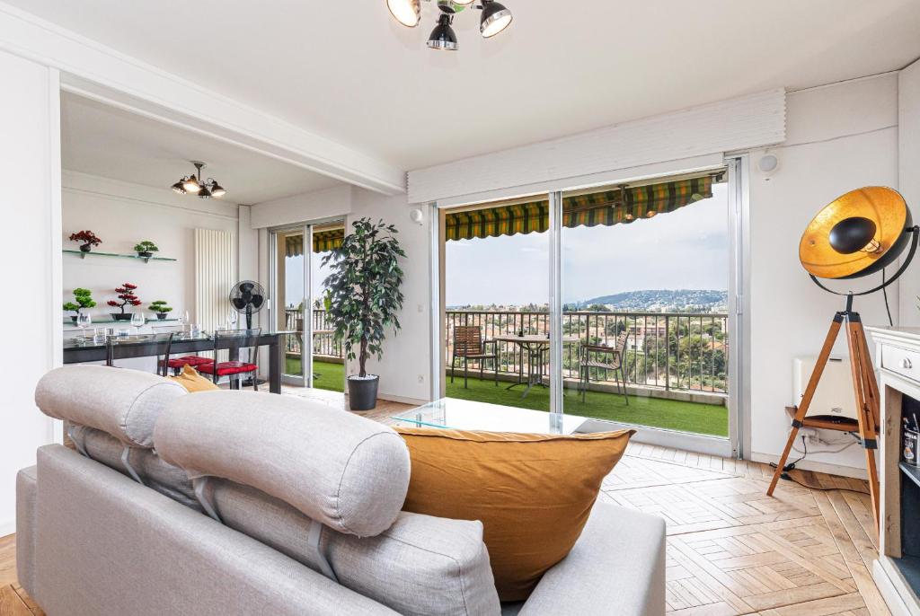 Loft Style 1 Bdr - Panoramic view Swimming Pool & Garage - 2