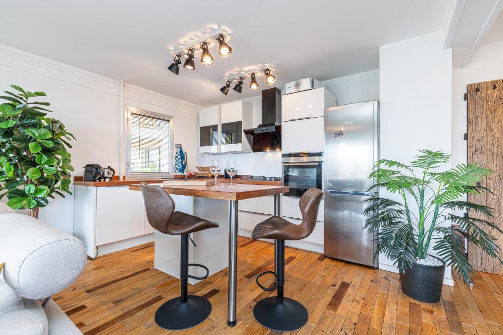 Loft Style 1 Bdr - Panoramic view Swimming Pool & Garage - 4