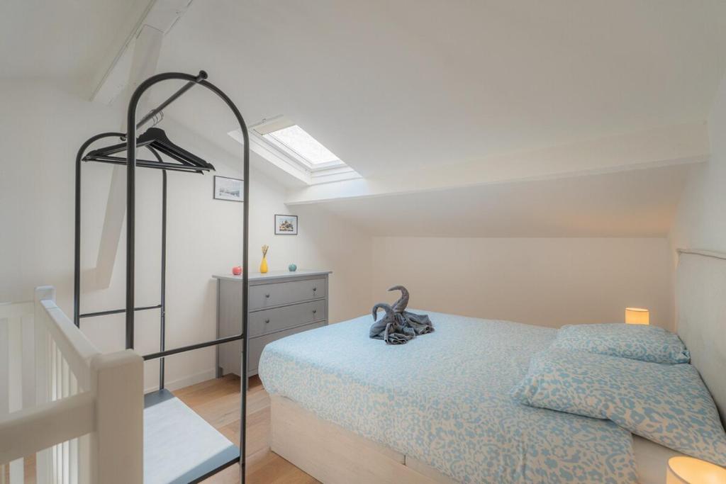 Beautiful 2-Room Apartment in Port de Nice - 5