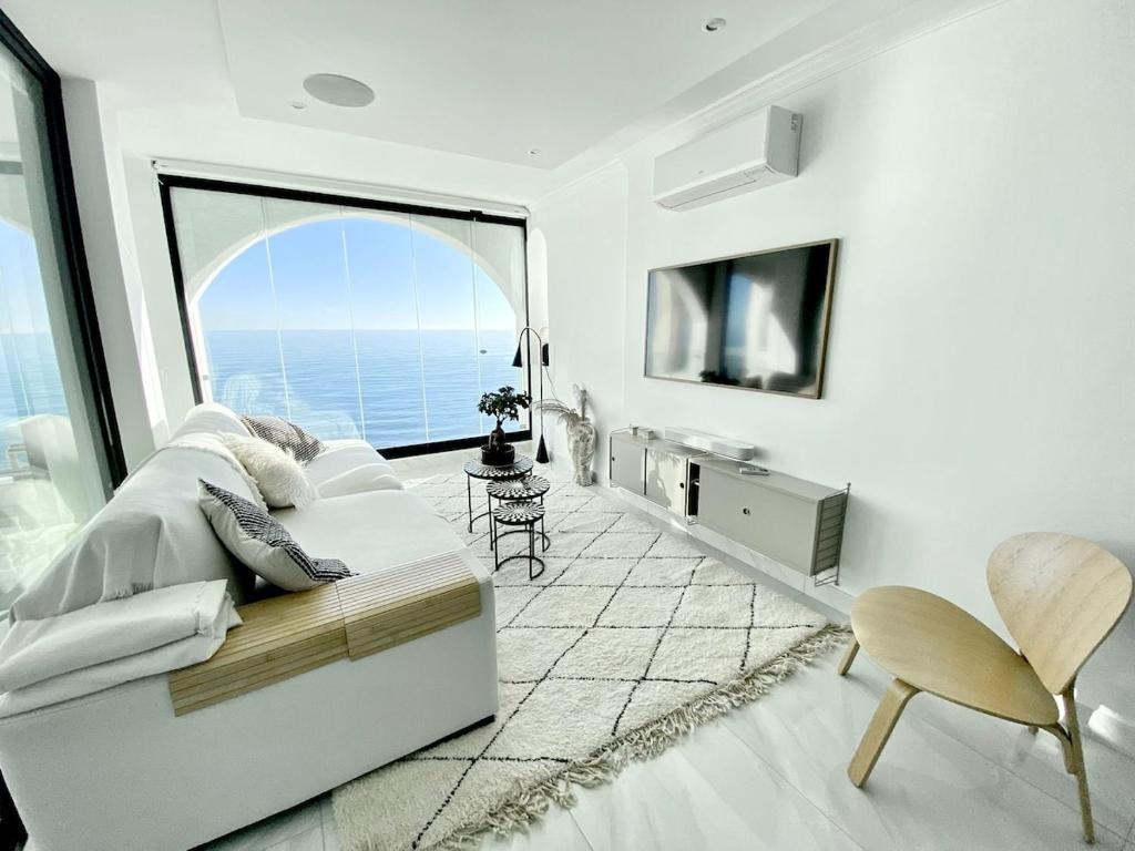 Aguamarina II Frontline Beach, Direct Sea Views - 4