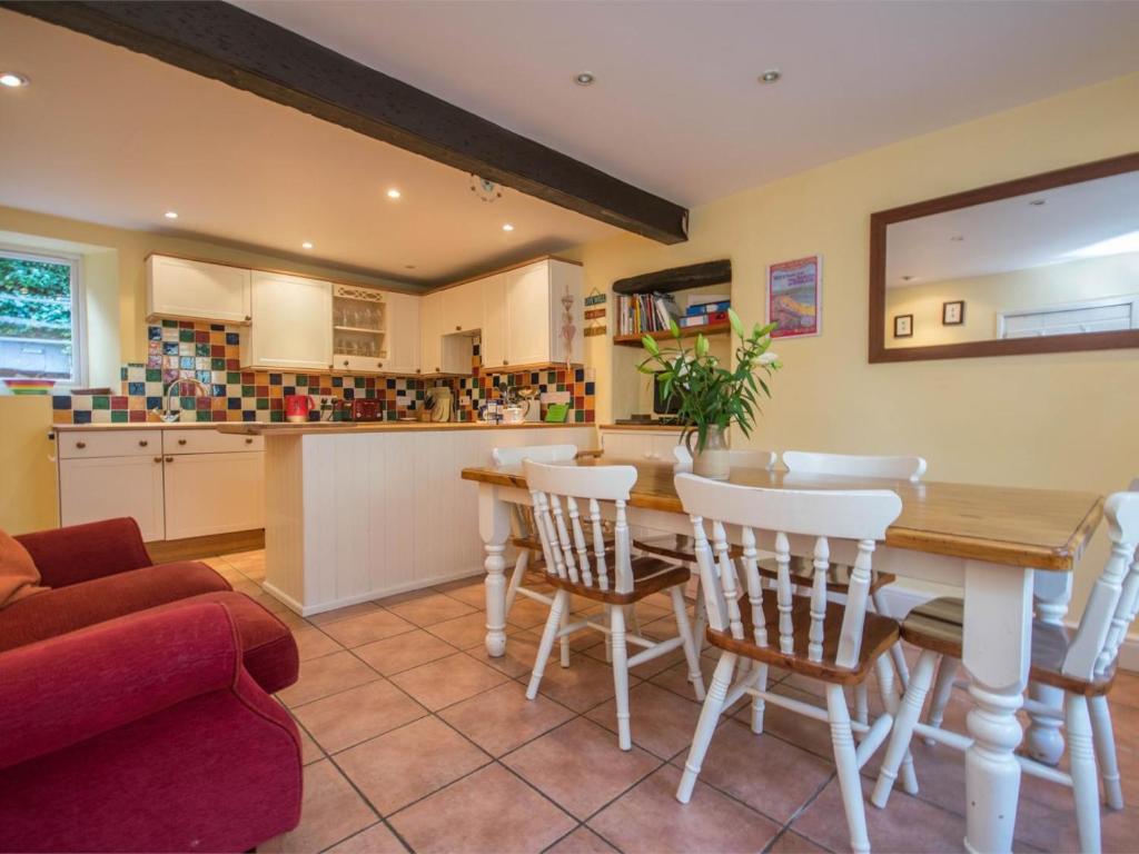 3 Bed Cottage Weymouth (oc-dc053) photo 5