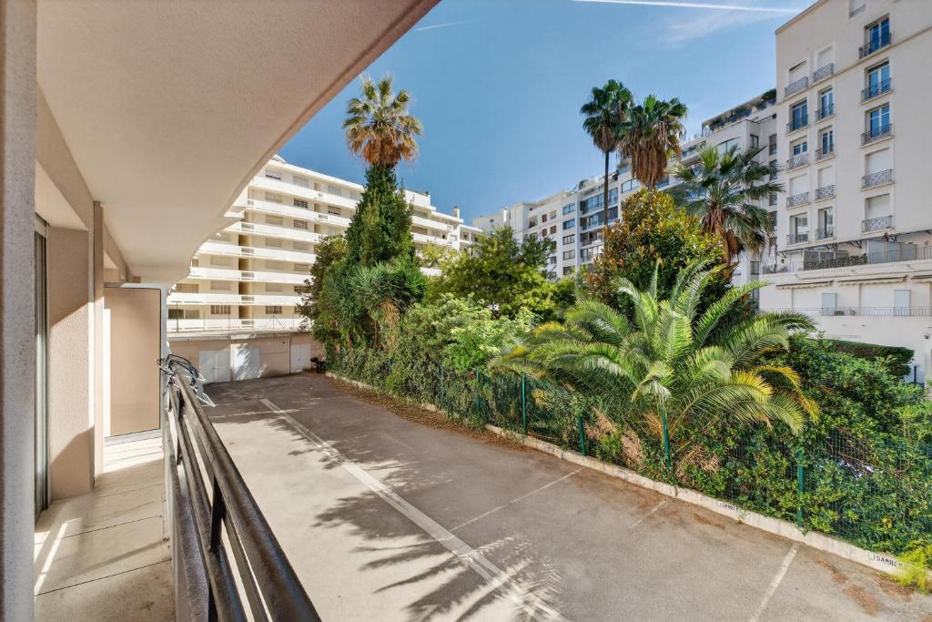 1 Chambre - Ascenseur - Climatisé - Balcon - 5