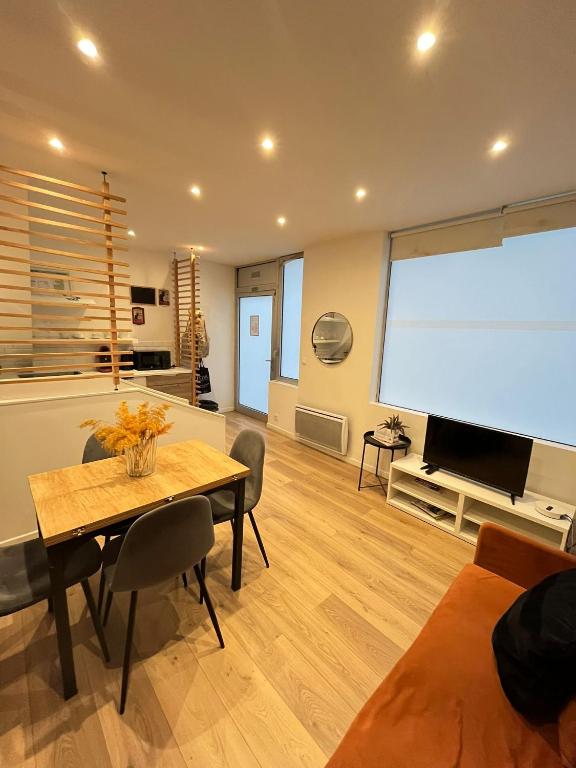 Duplex pour 2 - Paris 10e - 1