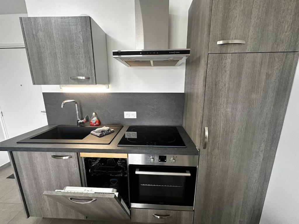 Opaline - Appartement T2 avec balcon vue latérale mer et parking - 4