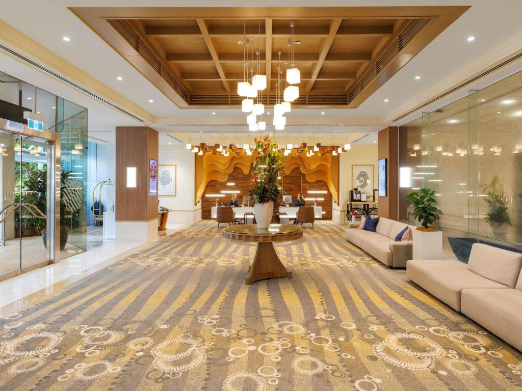 พูลแมน รีฟ โฮเทล คาสิโน (Pullman Reef Hotel Casino)