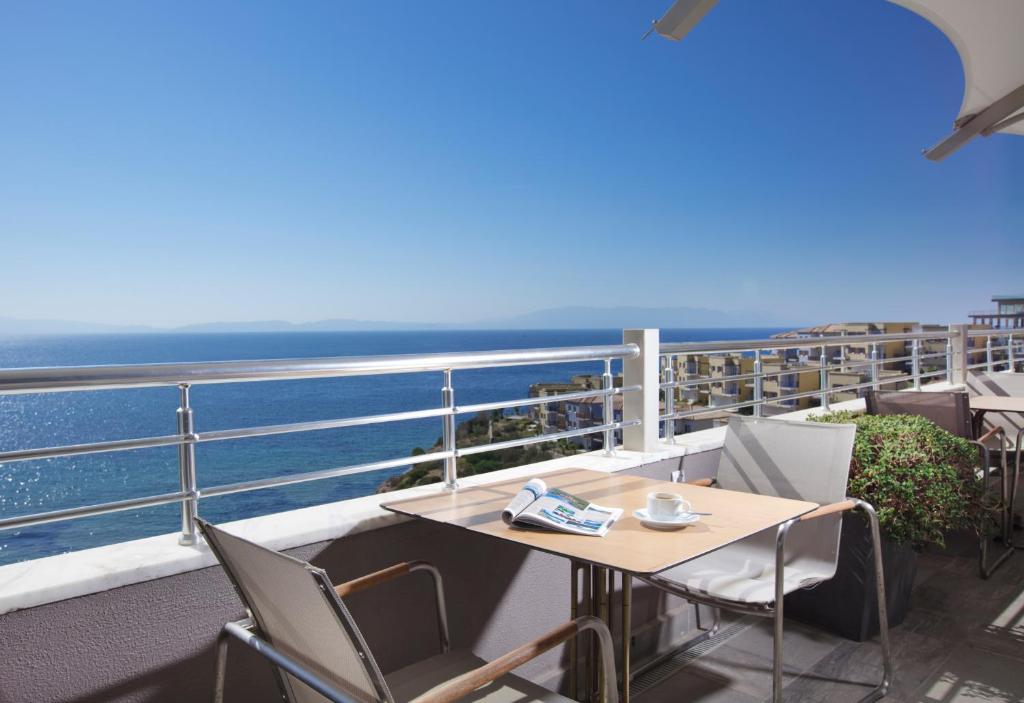 Aria Claros Beach & Spa Resort – All Inclusive 24H — Hotel rooms in Özdere, Izmir