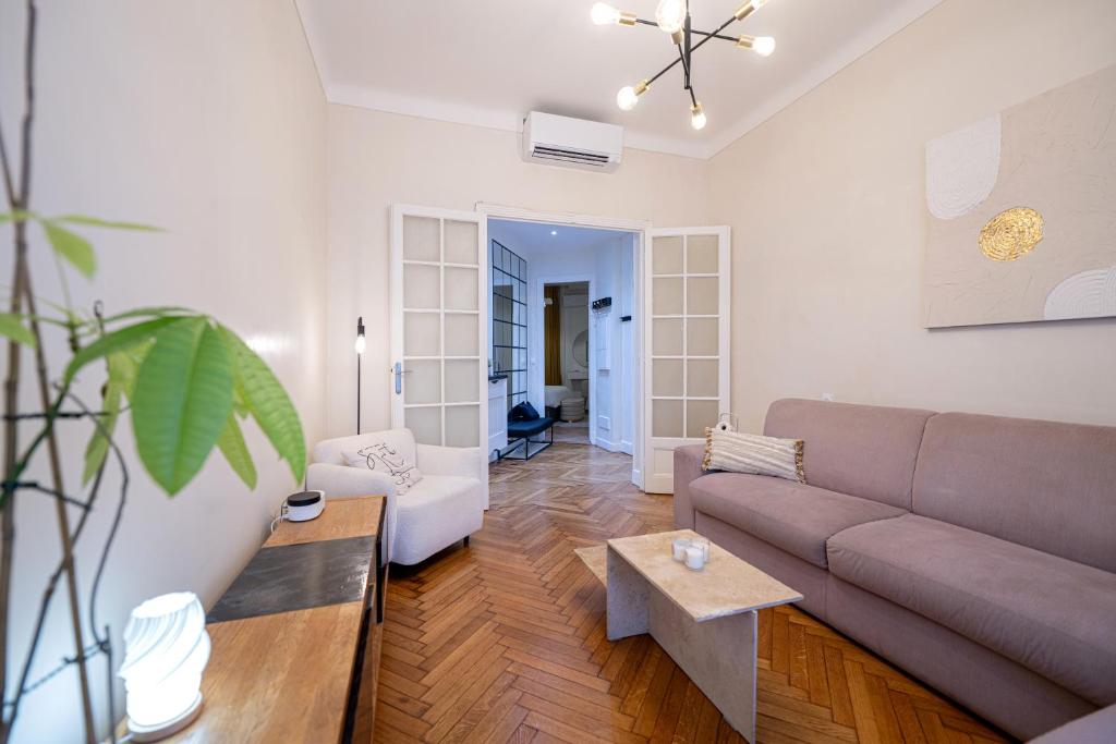 Grand 2P 52m2 Centre Nice-Gare 3min-Clim-6 Pers-Plage 8min - 1