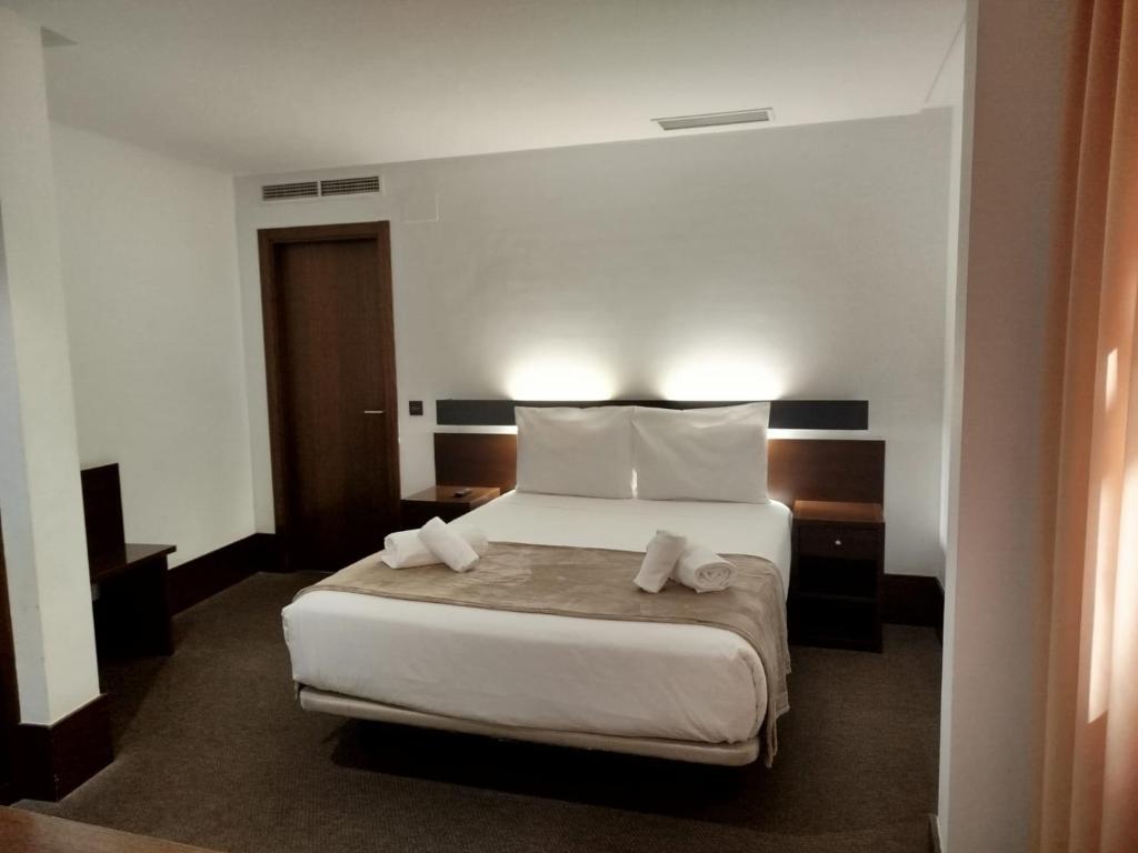 Hotel BESTPRICE Toledo - 2