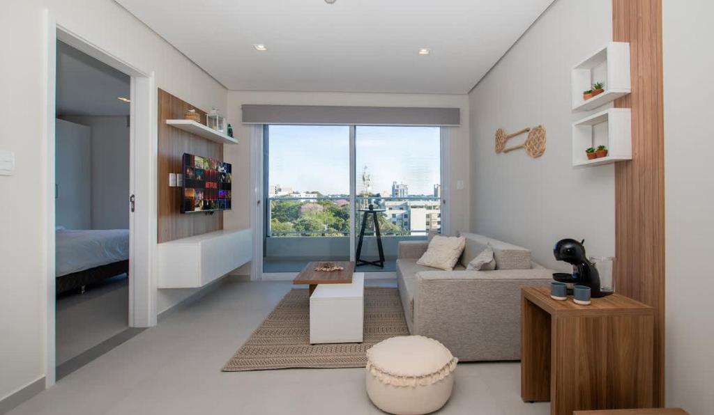 Modern 1BR in Prime Area Pool Gym - 2