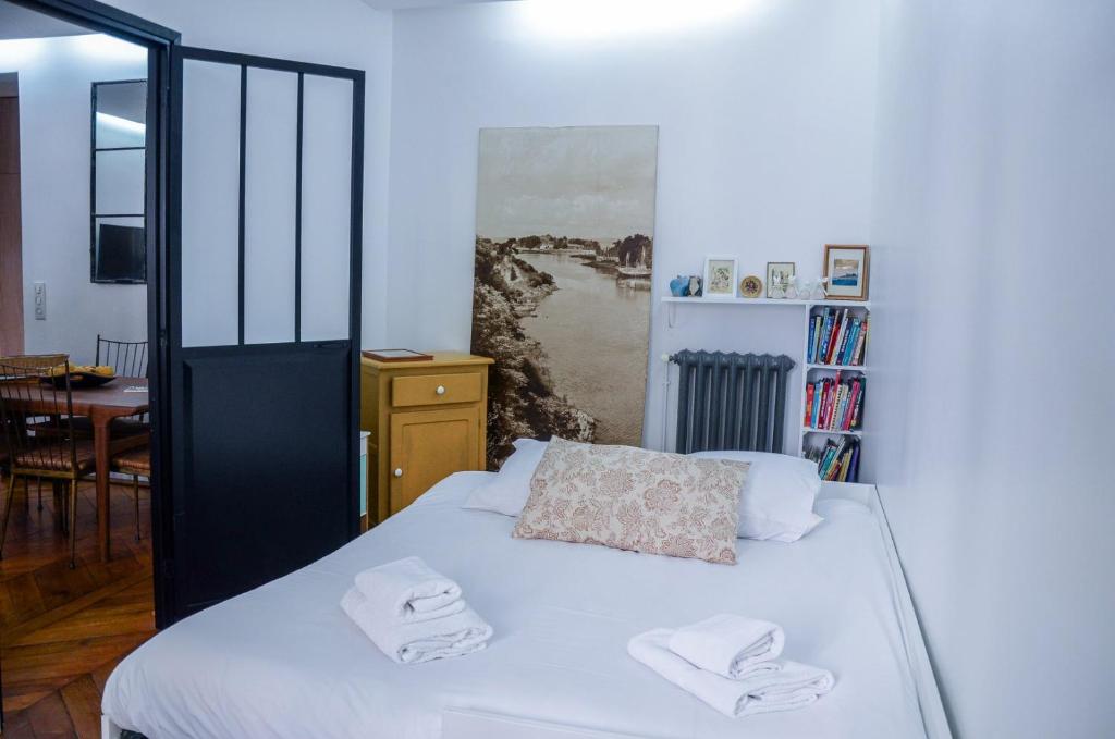 Elegant 2BR Retreat in the 9th - 5