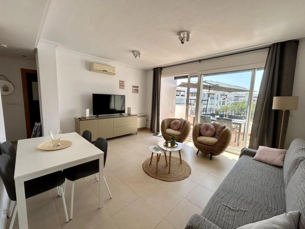 Two bedroom apartment overlooking the pool - CO1222LT - 4