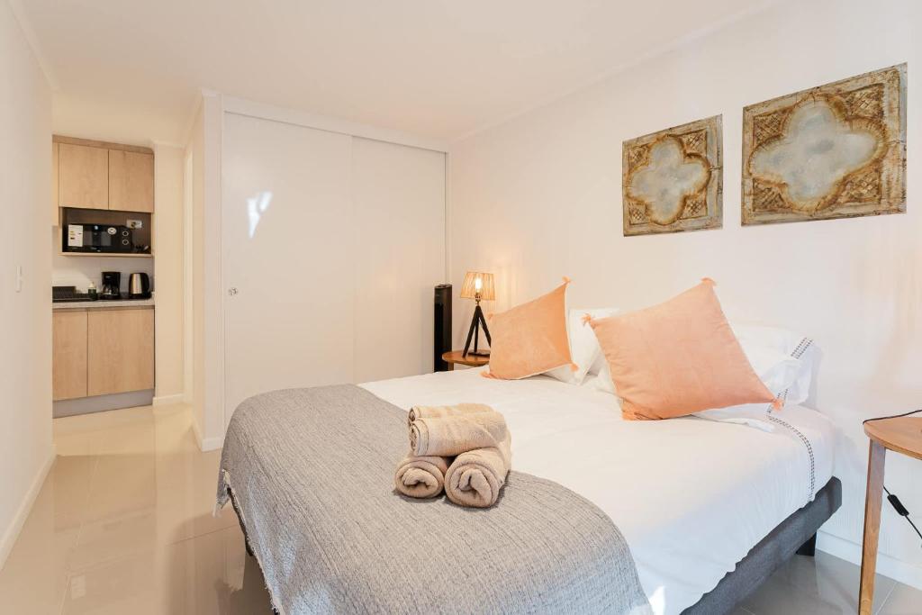 Cozy City Stay in Downtown Santiago for 2 - 2