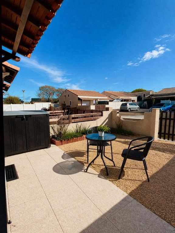 AGENCE JF IMMO- Maison de vacances avec climatisation pour 6 personnes et stationnement privé V0865 - 2