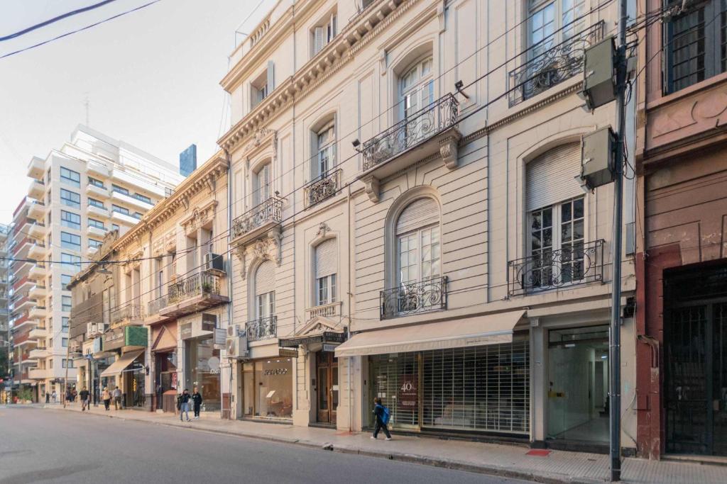 LDV Aparts 4E by MOT Rentals - 5