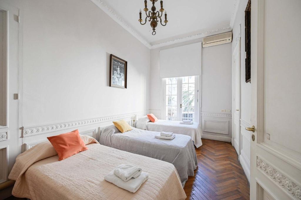 LDV Aparts 2A by MOT Rentals - 2