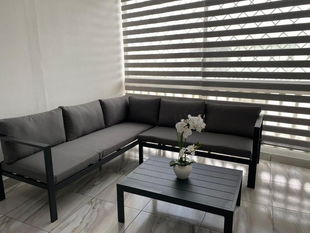Departamento cerca a todo - 1