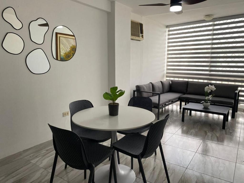 Departamento cerca a todo - 2