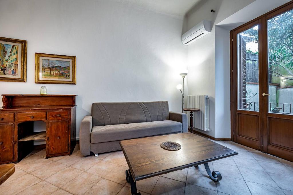 YiD apartment with little garden - 1