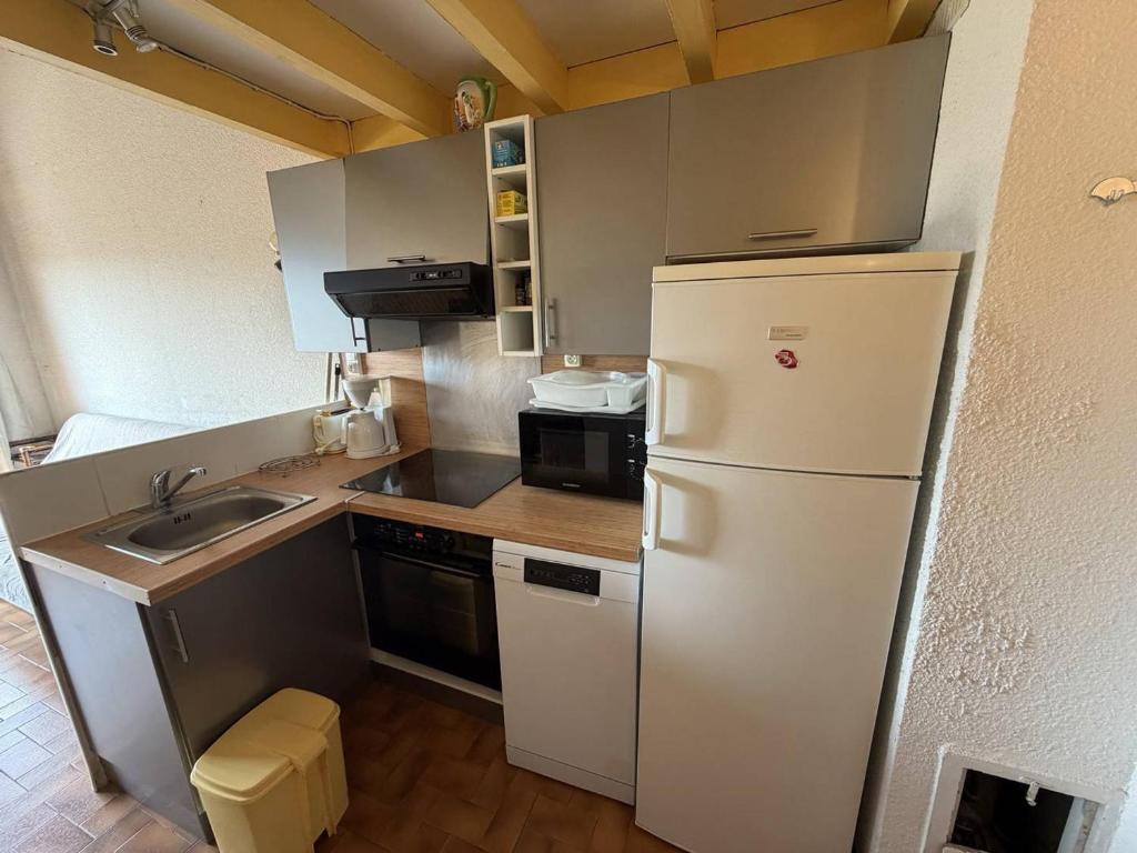 Appartement T2 Mezzanine avec Terrasse, Piscine et Parking à 300m de la Plage - Argelès-sur-Mer - FR-1-388-112 - 3
