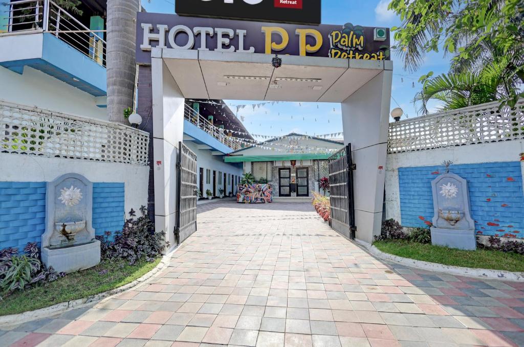 Hotel O P P Palm Retreat エントランス