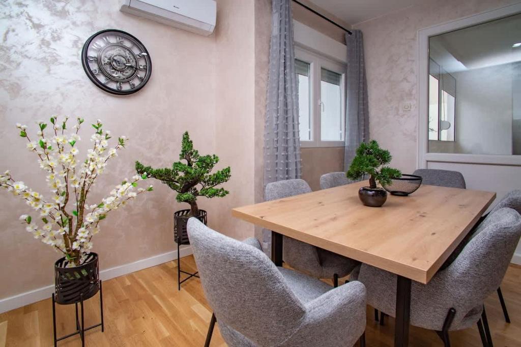 Spacious 2 Bedroom Flat near Beaches & PM - 4