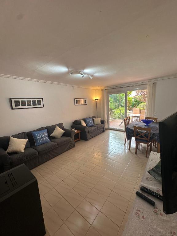 Apartamento céntrico con amplia terraza en L'Estartit - Parking incluido - 3