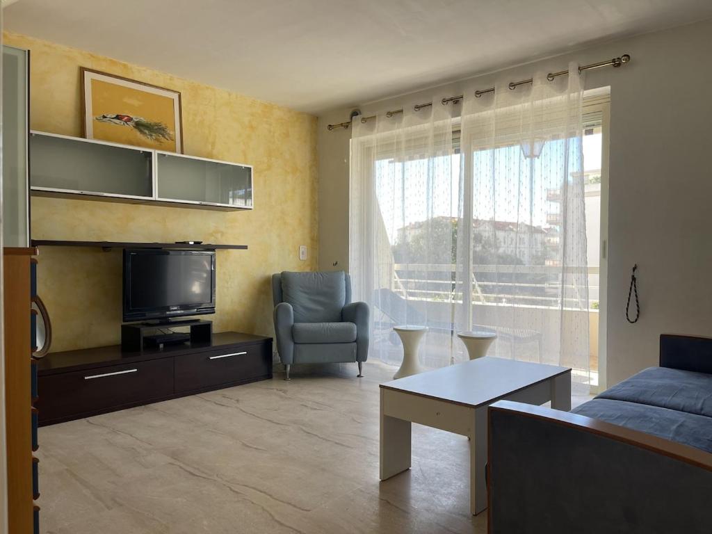Studio with terrace in Cannes, Alexandre III - 1