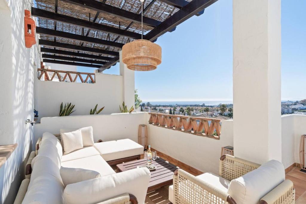 Sunset Golf Apartment - Pool and Beach Nearby - 2