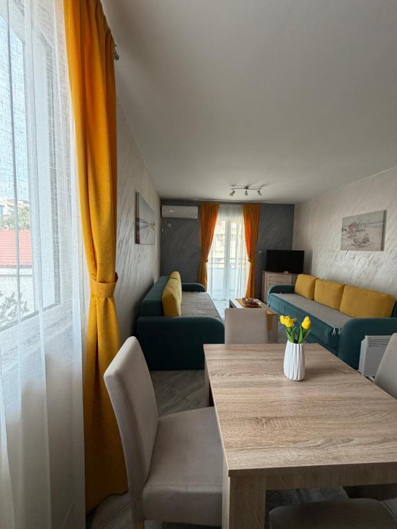 Budva Apartment - 1