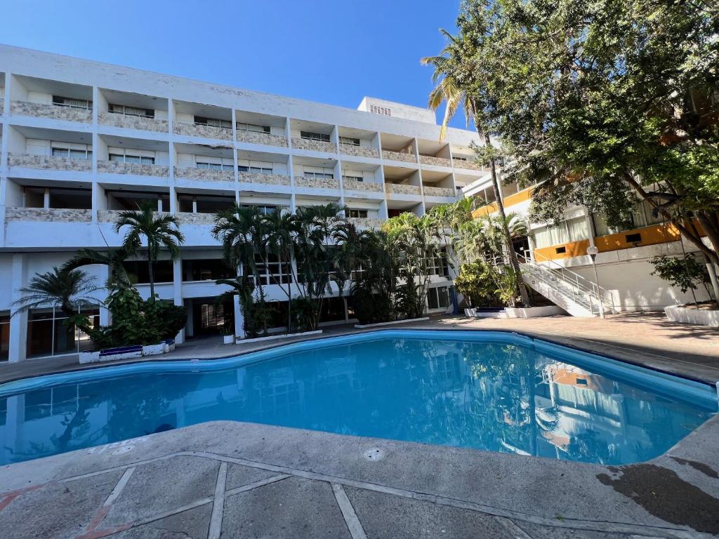 Hotel De Cima Beach Club - 1