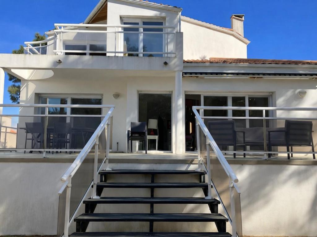 Villa Proche Plage avec Jardin, Terrasse et WiFi – La Tranche-sur-Mer - FR-1-22-272 - 1