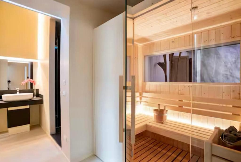Dream Suite Duomo APARTMENT in the heart of Center with Sauna - 1