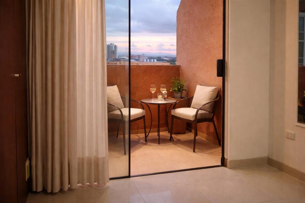 Premium studio with balcony and panoramic view - 4